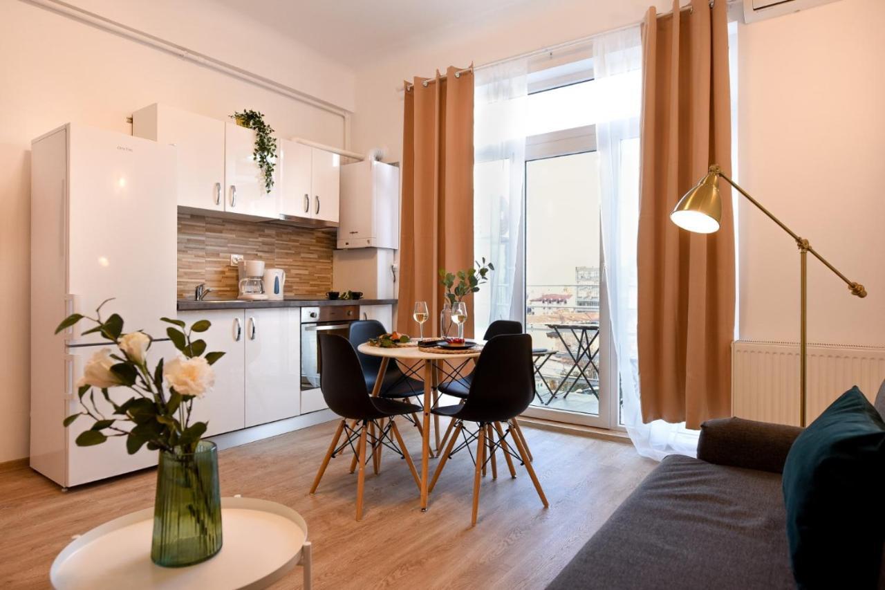 Cozy 1Br Escape - Apartment With Charming Balcony Near Universitate Bucureşti Ngoại thất bức ảnh